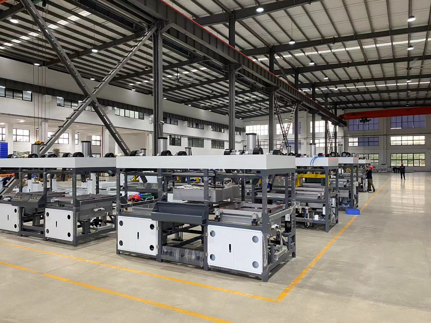 Vacuum forming machine production site 