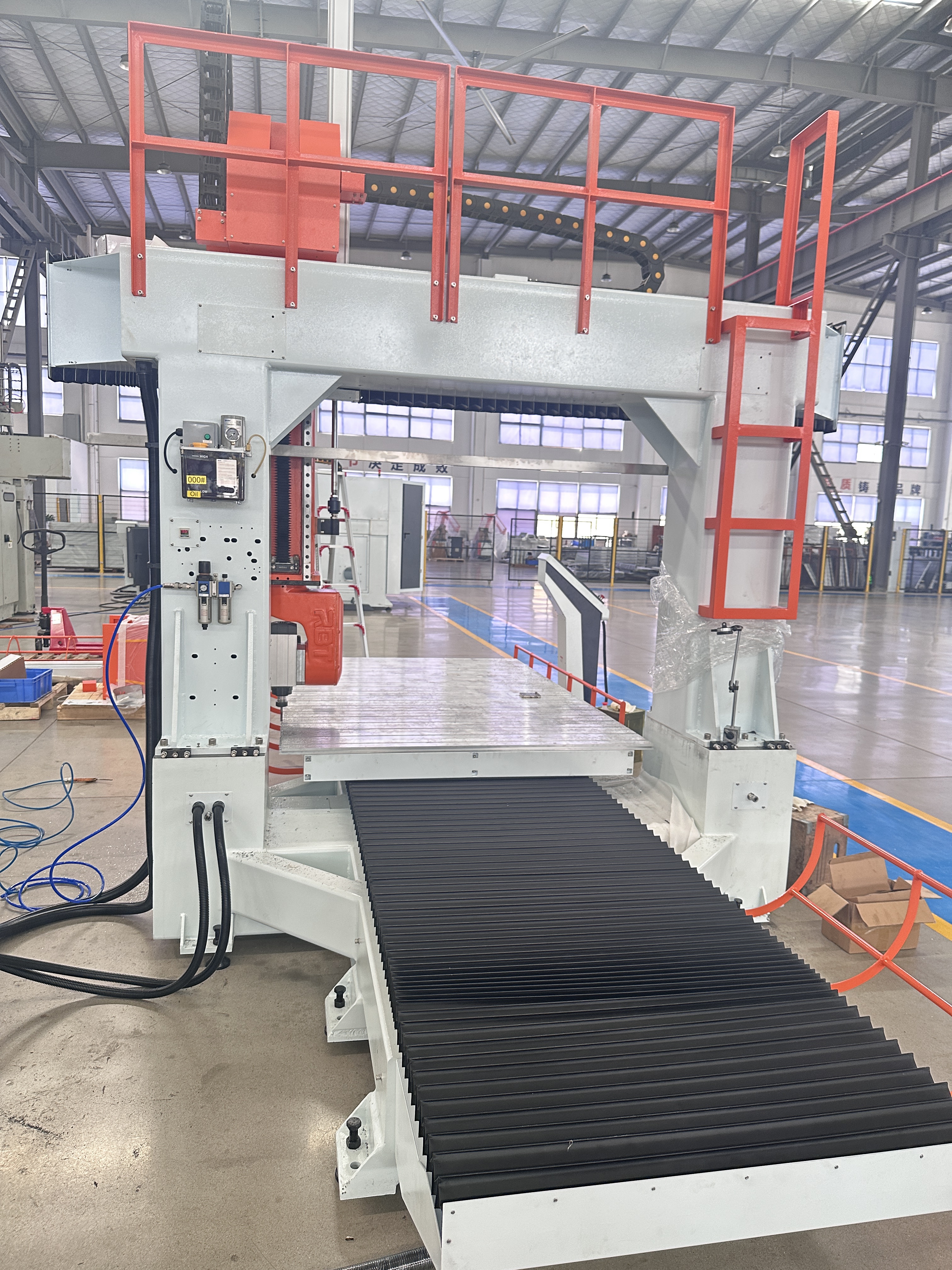 RBT Factory Machine 5 Axis CNC Cutting Router For Composites Material 