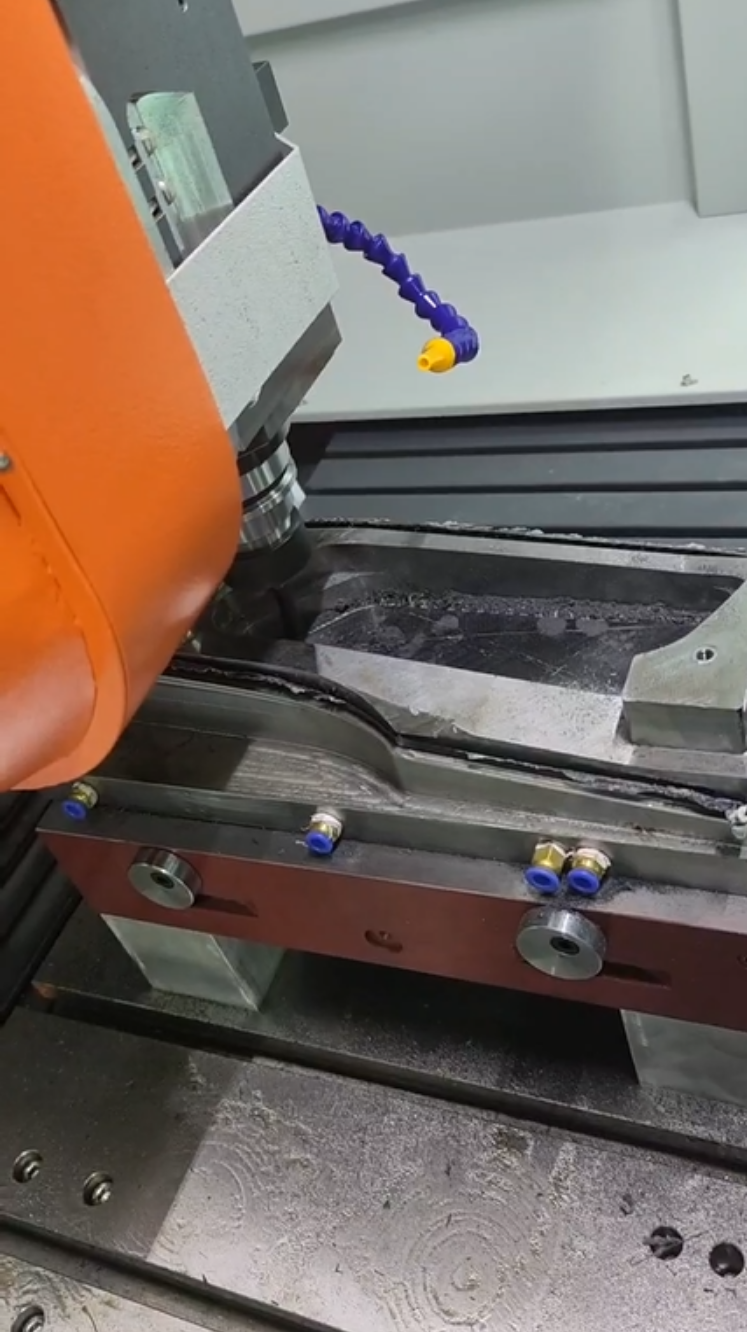 5 Axis CNC Cutting Machine for Thick-walled thermoformed thermoforming plastic parts 