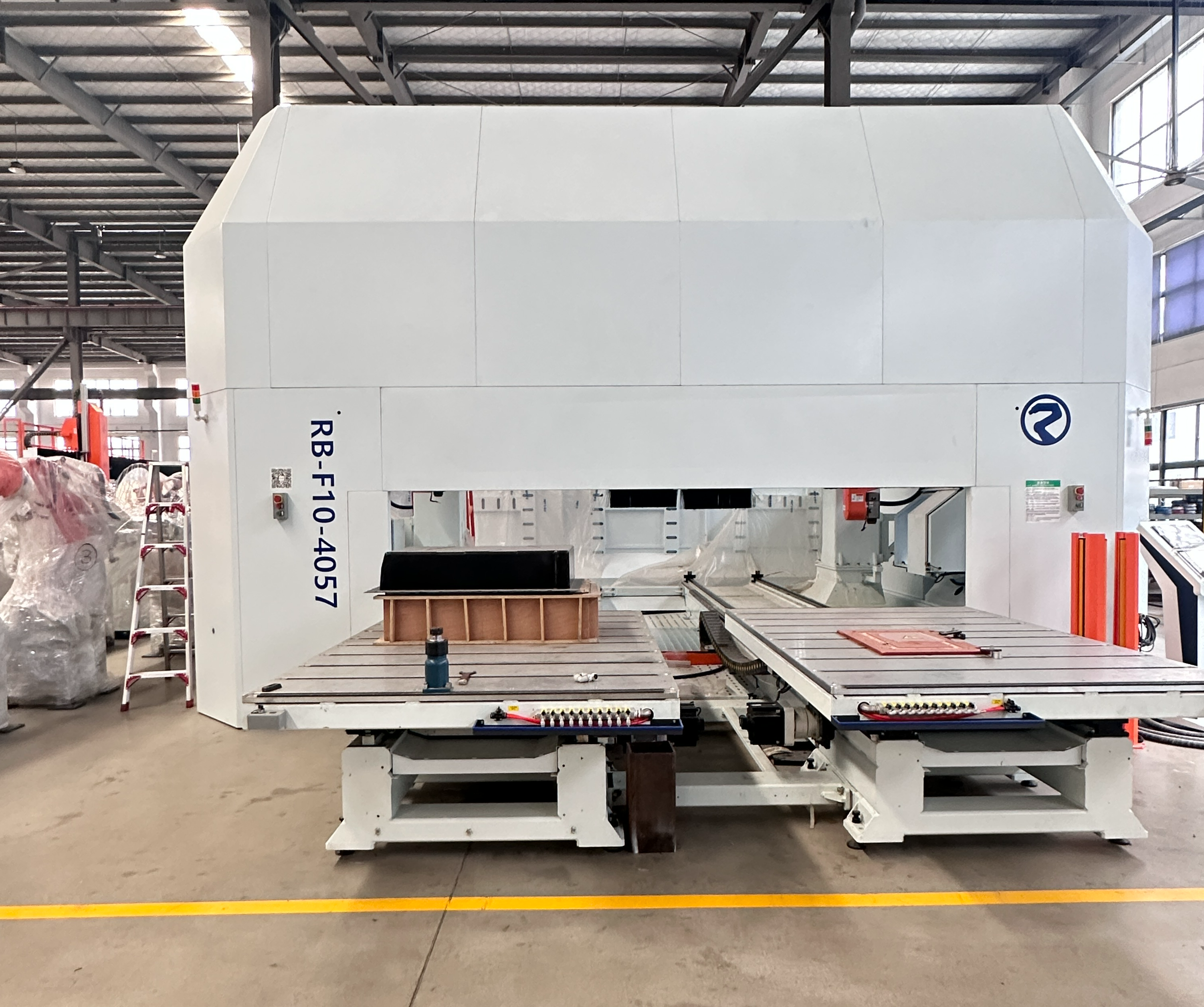 High Performance Multiple Head 6 Axis Cnc Router With Dust Collection For Substitue Wood Parts