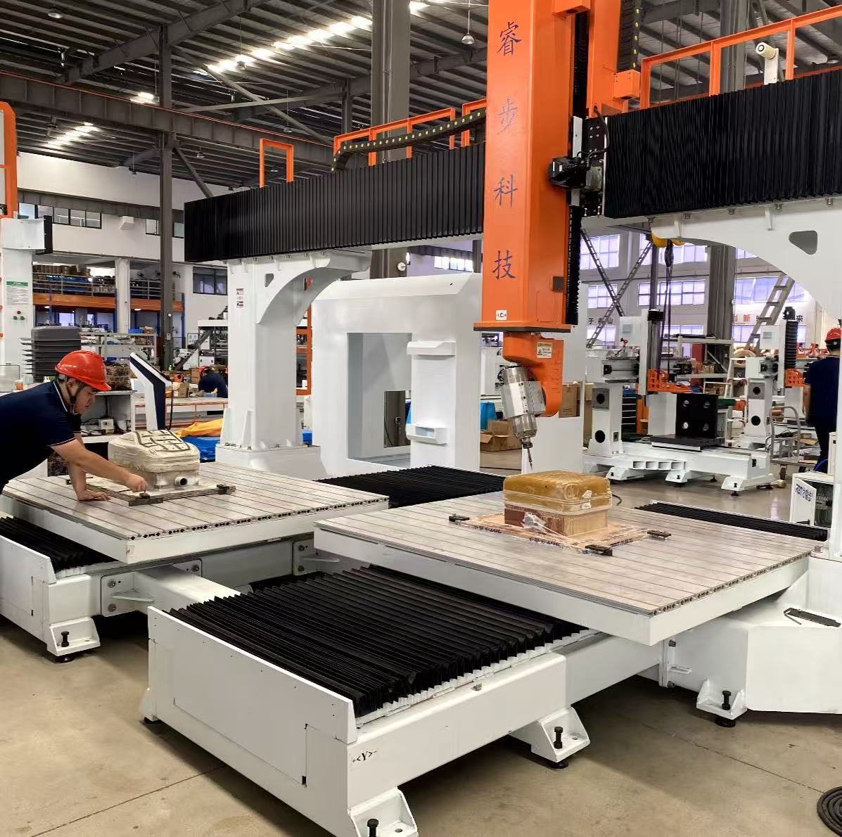 Rbt 5 Axis Twin Table CNC Router Plastic Trimming CE Approved